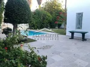 Une villa S+3 avec piscine à Carthage MVL0314 