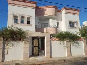 Villa de 440 m² à Hammam Chatt
