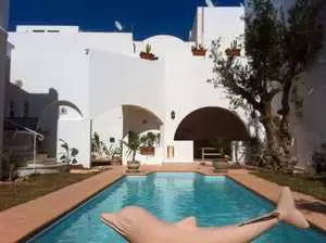 Une belle villa avec piscine de 4 chambres 