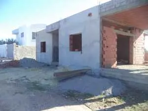 villa de 300m non fini à hammamet 99202001