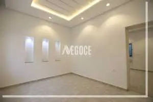  un appartement S+2 au RDC dans un immeuble à Hammamet centre ville.