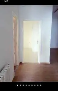 Appartement S2 / 1er étage sans meubles khzema-est côté instant café tél97642526