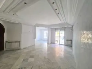 S+4 de 185 m² à vendre à Ennasr 2