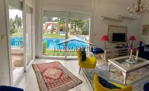 Une villa S+5 meublé à la Soukra MVL0111 