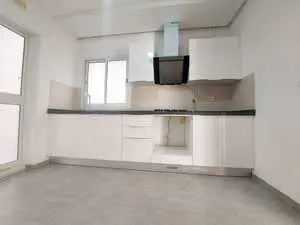 APPARTEMENT ( RDC ) S+2 à sahloul 4 avec 60m2 terrasse 