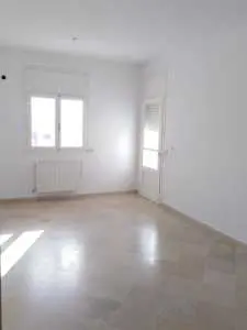 Appartement s+3 à Ezzahra