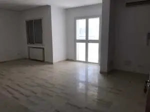 Un appartement S+2 à vendre à Soukra 