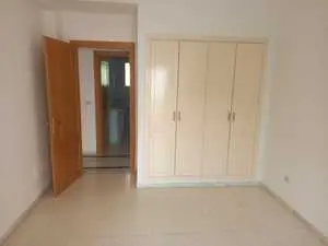 A vendre un appartement S+3 à Ain zaghaouan 