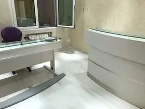 à louer un appartement RDC s+3 meublé avec piscine