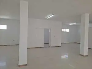 Dépôt de 240 m2 à louer au 1er étage - La Soukra - Ariana - 800 DT