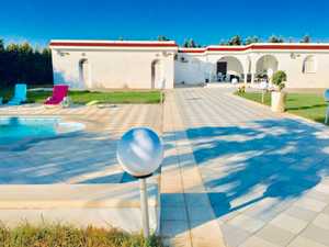 villa 3000 m2 avec piscine bizerte