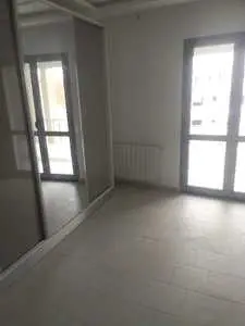 Appartement S3 haut standing deuxième étage top lx Muni de tout moyen de confort