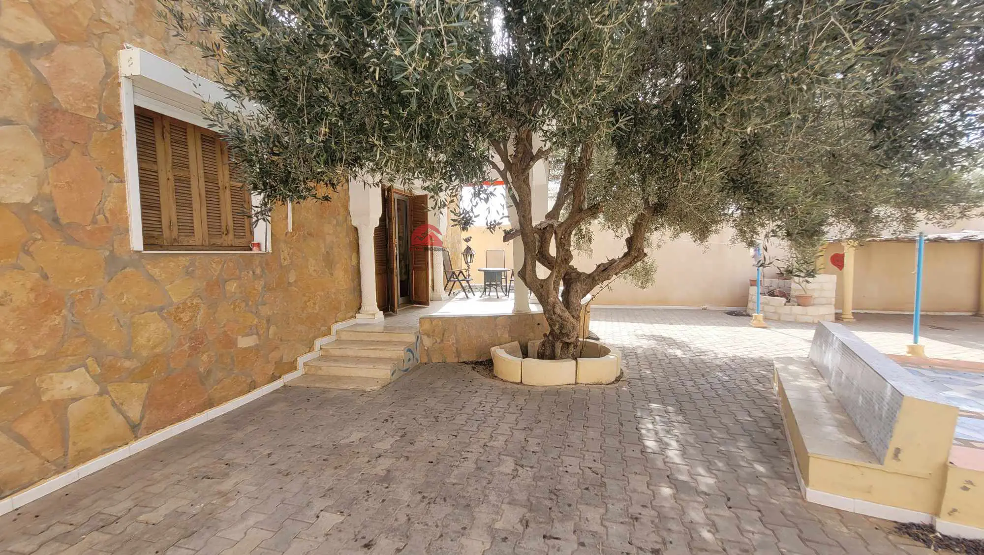 VENTE VILLA À DJERBA MIDOUN PROCHE ZONE TOURISTIQUE - RÉF V660