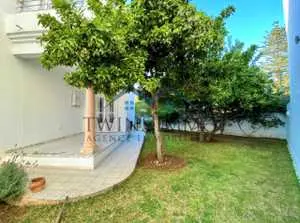 Villa S+3 de 400 m² avec jardin à Carthage