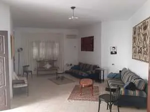 Villa R+1 à vendre,Route Teniour Sfax