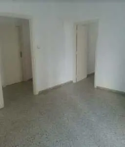 A louer appartement S+3 au 1er etage Ariana cité ennozha