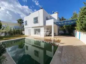 Villa de 250m² sur un terrain de 470m² à hammamet Nord 