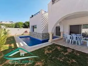 Maison S+3 avec piscine et jacuzzi situé à Kelibia la blanche 