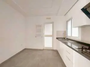 APPARTEMENT S+2 à sahloul 4 ac parking sous sol 