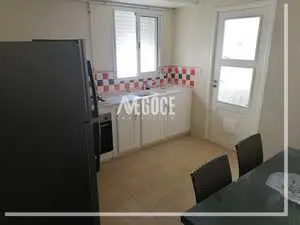 Appartement S+1 occupant le 4éme étage d’une résidence,à AFH Mrezga. 28 913 443