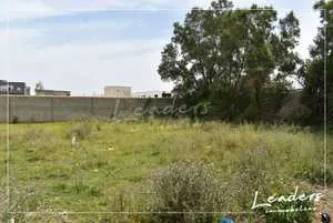 un beau terrain à vendre à la soukra 