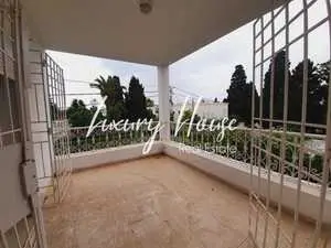 Etage de villa S+4 vide à Carthage 