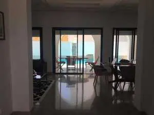 Villa de 521 m² à Chotrana 1