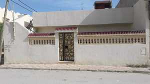  villa 162m fait le coin a cite el amal fouchana