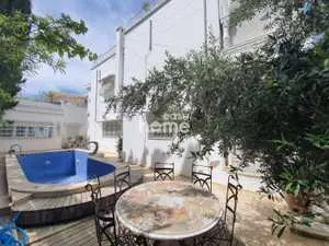 A vendre une villa de 600m² à Carthage la Marsa 