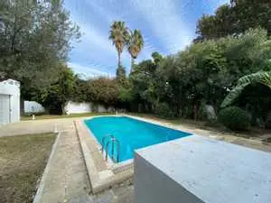 une villa avec piscine à Carthage 