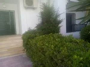 tel 52903547 appt indépendant duplex cite les pins carthage