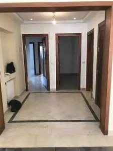 Appartement S+3 avec jardin Soukra 