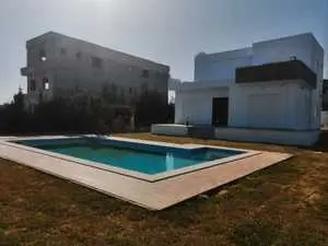 agréable villa avec piscine à Hammamet