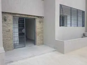 Un appartement trés Haut Standing S+3 avec jardin et place parking !!!