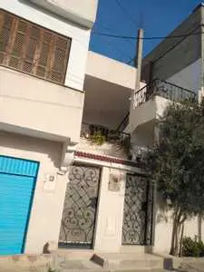 A Vendre maison composé de 2 niveau à bhar lazreg la marsa