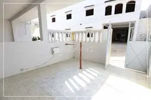  maison S+3 sur deux niveaux,située à Sidi Jdidi.27246339