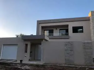 Villa THS Avec piscine à la Soukra 