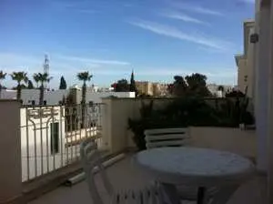 A louer à la marsa un appartement meublé avec terrasse