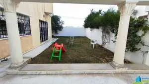 Villa S+6 avec jardin à la Soukra