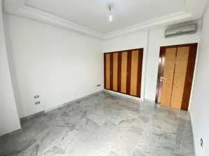 un appartement à la Soukra 