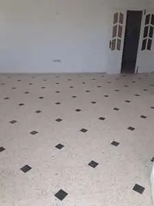 une joli 2éme étage de villa sans meuble à hammem sousse