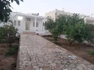 A vendre villa s+3 rte tunis km3.5