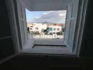 a louer appartement s+3 à la Nouvelle Medina 