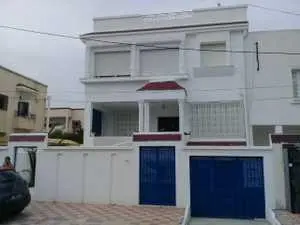 Villa de luxe (Triplex) à vendre au Bardo