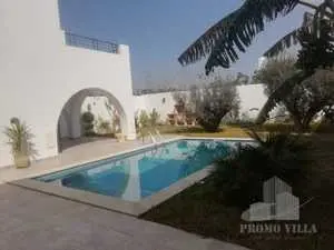 Belle villa avec piscine 500m terrain à Hammamet 