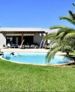 A vendre une villa s+2 avec jardin et piscine à Gammarth