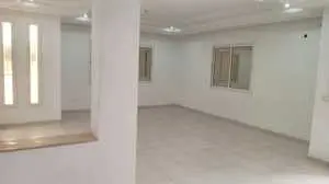 Etage de villa s+3 à Ezzahra lycée