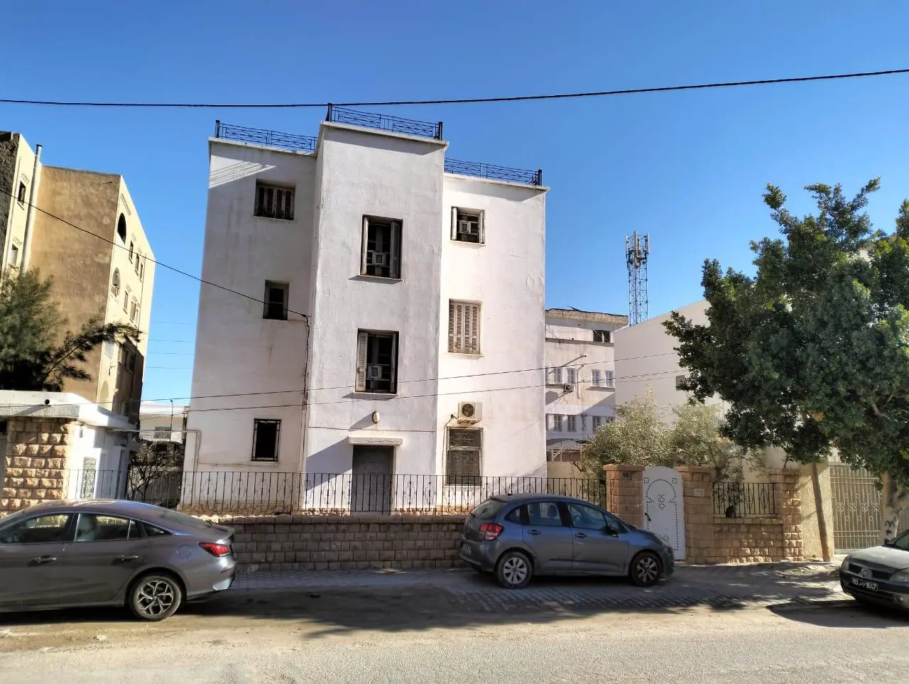  vendre villa Sfax ZI Poudriére1usage Admin,Commercial,industriel