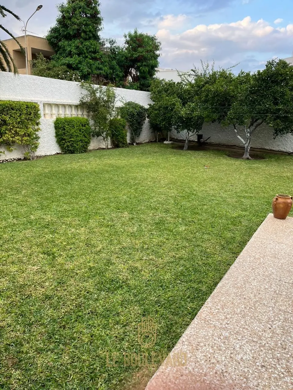 A Vendre Villa De Maitre Avec Jardin à Cité Néapolis, Nabeul