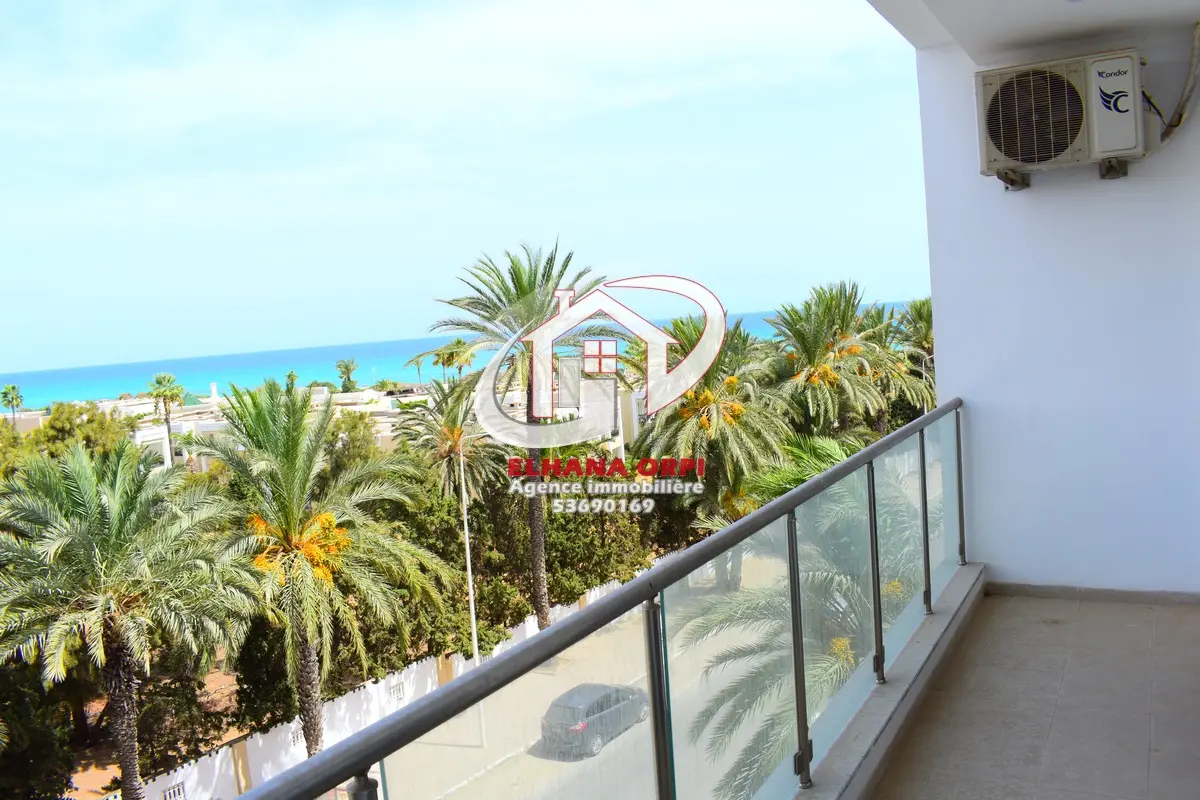 appartement s+2 neuf à vendre vue sur mer et pied dans l’eau